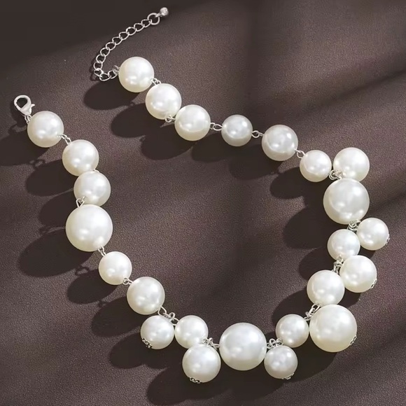 White Pearl shimmer color silver statement adjustable Necklace - Picture 8 of 10